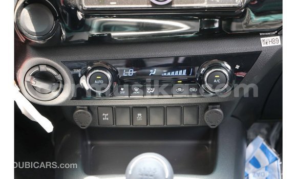 Acheter Import Voiture Toyota Hilux Blanc à Import - Dubai, Harare Acheter Import Voiture Toyota Hilux Blanc à Import - Dubai, Harare