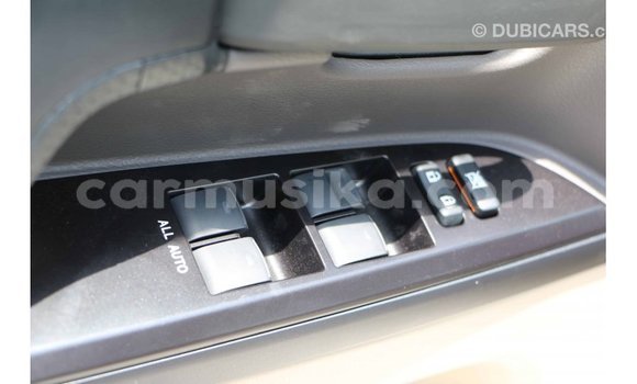 Acheter Import Voiture Toyota Land Cruiser Blanc à Import - Dubai, Harare Acheter Import Voiture Toyota Land Cruiser Blanc à Import - Dubai, Harare