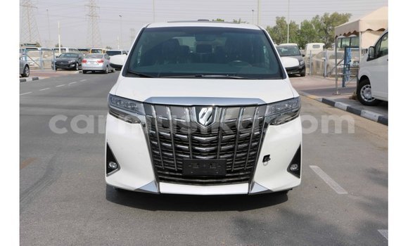 Acheter Import Voiture Toyota Alphard Blanc à Import - Dubai, Harare Acheter Import Voiture Toyota Alphard Blanc à Import - Dubai, Harare