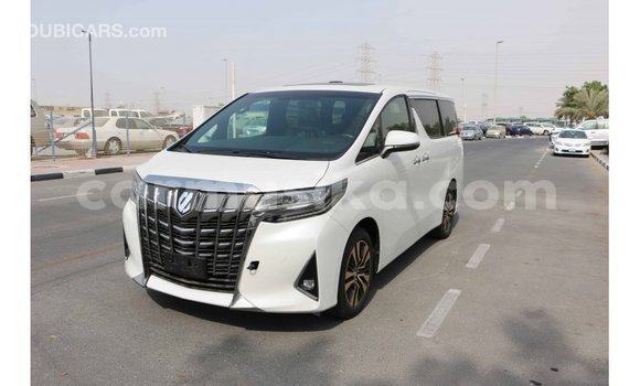 Acheter Import Voiture Toyota Alphard Blanc à Import - Dubai, Harare Acheter Import Voiture Toyota Alphard Blanc à Import - Dubai, Harare