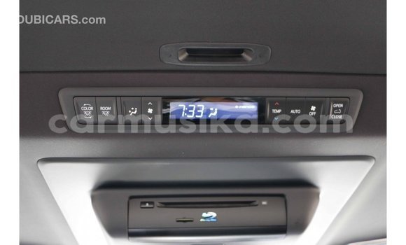 Acheter Import Voiture Toyota Alphard Blanc à Import - Dubai, Harare Acheter Import Voiture Toyota Alphard Blanc à Import - Dubai, Harare