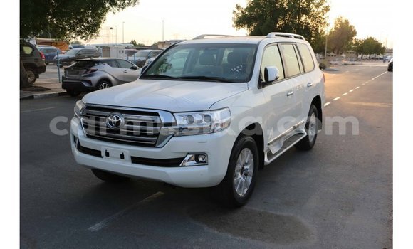 Acheter Import Voiture Toyota Land Cruiser Blanc à Import - Dubai, Harare Acheter Import Voiture Toyota Land Cruiser Blanc à Import - Dubai, Harare