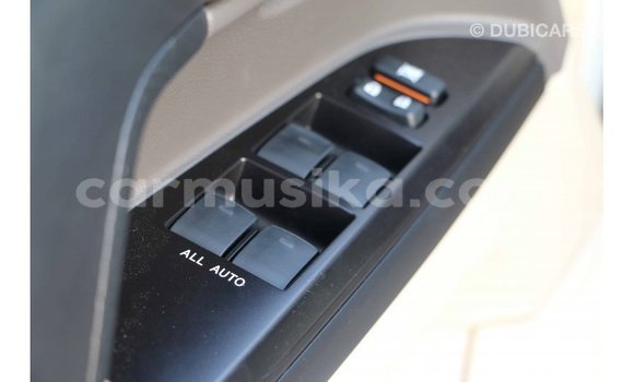 Acheter Import Voiture Toyota Land Cruiser Blanc à Import - Dubai, Harare Acheter Import Voiture Toyota Land Cruiser Blanc à Import - Dubai, Harare