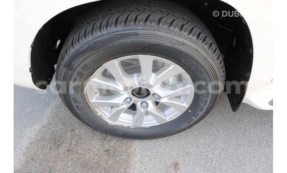 Acheter Import Voiture Toyota Land Cruiser Blanc à Import - Dubai, Harare Acheter Import Voiture Toyota Land Cruiser Blanc à Import - Dubai, Harare
