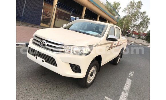 Acheter Import Voiture Toyota Hilux Blanc à Import - Dubai, Harare Acheter Import Voiture Toyota Hilux Blanc à Import - Dubai, Harare