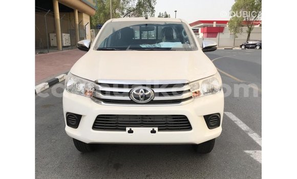 Acheter Import Voiture Toyota Hilux Blanc à Import - Dubai, Harare Acheter Import Voiture Toyota Hilux Blanc à Import - Dubai, Harare