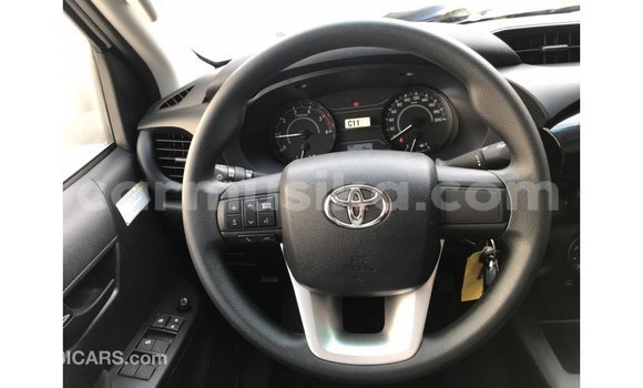 Acheter Import Voiture Toyota Hilux Blanc à Import - Dubai, Harare Acheter Import Voiture Toyota Hilux Blanc à Import - Dubai, Harare