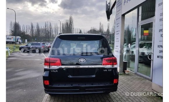 Acheter Import Voiture Toyota Land Cruiser Noir à Import - Dubai, Harare Acheter Import Voiture Toyota Land Cruiser Noir à Import - Dubai, Harare