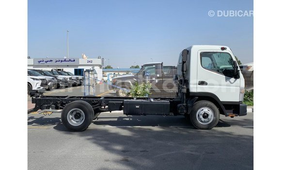 Acheter Import Utilitaire Mitsubishi Canter Blanc à Import - Dubai, Harare Acheter Import Utilitaire Mitsubishi Canter Blanc à Import - Dubai, Harare