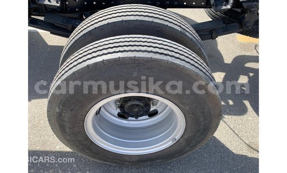 Acheter Import Utilitaire Mitsubishi Canter Blanc à Import - Dubai, Harare Acheter Import Utilitaire Mitsubishi Canter Blanc à Import - Dubai, Harare