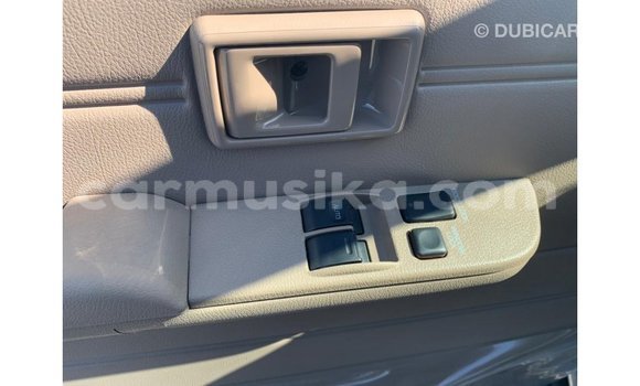 Acheter Import Utilitaire Mitsubishi Canter Blanc à Import - Dubai, Harare Acheter Import Utilitaire Mitsubishi Canter Blanc à Import - Dubai, Harare