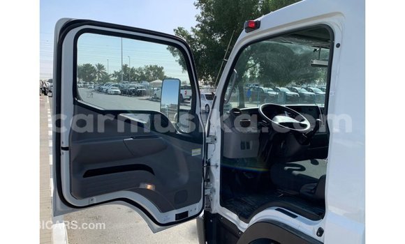 Acheter Import Utilitaire Mitsubishi Canter Blanc à Import - Dubai, Harare Acheter Import Utilitaire Mitsubishi Canter Blanc à Import - Dubai, Harare
