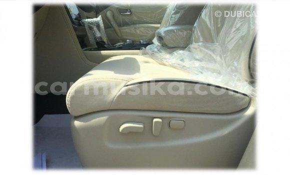 Acheter Import Voiture Nissan Patrol Blanc à Import - Dubai, Harare Acheter Import Voiture Nissan Patrol Blanc à Import - Dubai, Harare