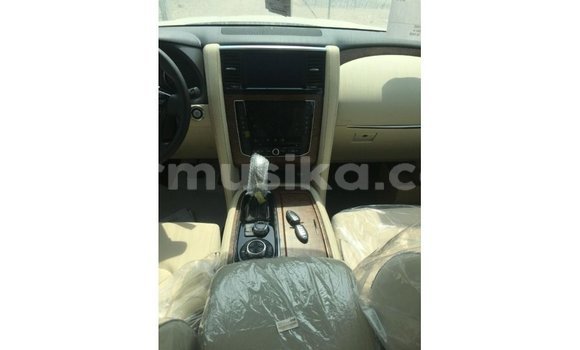 Acheter Import Voiture Nissan Patrol Blanc à Import - Dubai, Harare Acheter Import Voiture Nissan Patrol Blanc à Import - Dubai, Harare