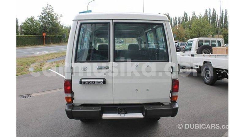 Big with watermark toyota land cruiser harare import dubai 12512