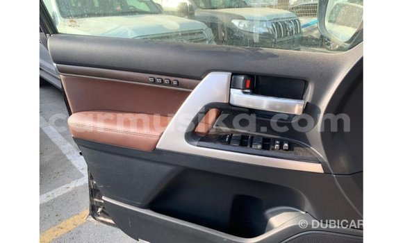 Nunua Imported Toyota Land Cruiser Nyeusi Gari ndani ya Import - Dubai nchini Harare Nunua Imported Toyota Land Cruiser Nyeusi Gari ndani ya Import - Dubai nchini Harare