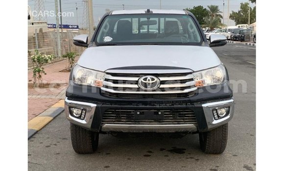 Acheter Import Voiture Toyota Hilux Noir à Import - Dubai, Harare Acheter Import Voiture Toyota Hilux Noir à Import - Dubai, Harare