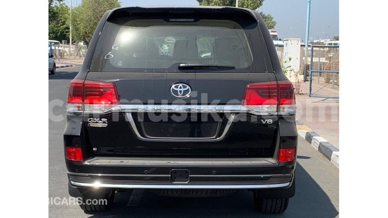 Big with watermark toyota land cruiser harare import dubai 12523