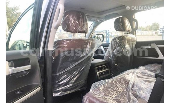 Nunua Imported Toyota Land Cruiser Nyeusi Gari ndani ya Import - Dubai nchini Harare Nunua Imported Toyota Land Cruiser Nyeusi Gari ndani ya Import - Dubai nchini Harare