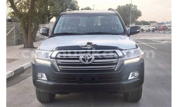 Nunua Imported Toyota Land Cruiser Nyeusi Gari ndani ya Import - Dubai nchini Harare Nunua Imported Toyota Land Cruiser Nyeusi Gari ndani ya Import - Dubai nchini Harare
