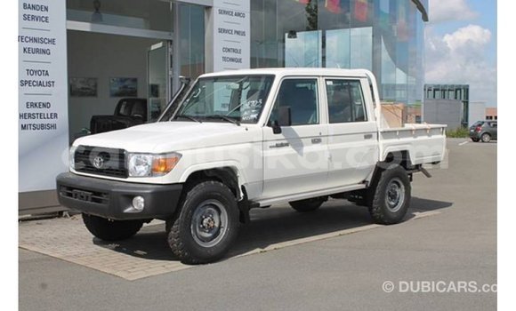 Acheter Import Voiture Toyota Land Cruiser Blanc à Import - Dubai, Harare Acheter Import Voiture Toyota Land Cruiser Blanc à Import - Dubai, Harare