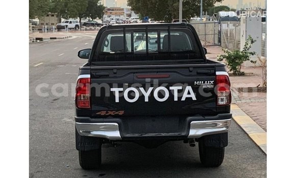 Acheter Import Voiture Toyota Hilux Noir à Import - Dubai, Harare Acheter Import Voiture Toyota Hilux Noir à Import - Dubai, Harare