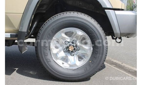 Tenga Imported Toyota Land Cruiser Beige Mota in Import - Dubai in Harare Tenga Imported Toyota Land Cruiser Beige Mota in Import - Dubai in Harare