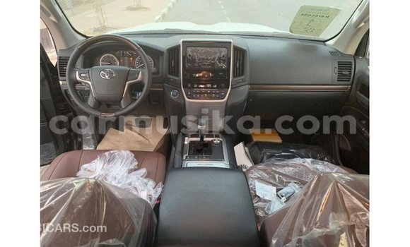 Acheter Import Voiture Toyota Land Cruiser Noir à Import - Dubai, Harare Acheter Import Voiture Toyota Land Cruiser Noir à Import - Dubai, Harare