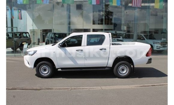 Buy Import Toyota Hilux White Car in Import - Dubai in Harare Buy Import Toyota Hilux White Car in Import - Dubai in Harare