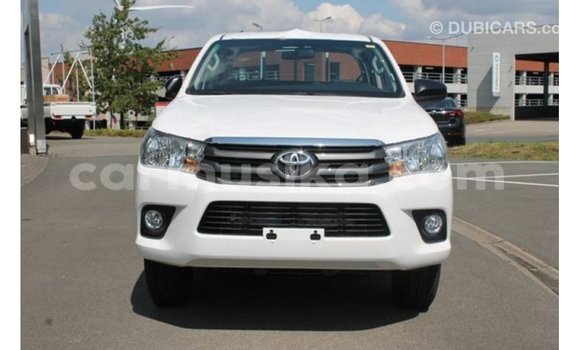 Buy Import Toyota Hilux White Car in Import - Dubai in Harare Buy Import Toyota Hilux White Car in Import - Dubai in Harare