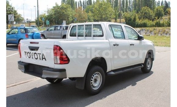 Buy Import Toyota Hilux White Car in Import - Dubai in Harare Buy Import Toyota Hilux White Car in Import - Dubai in Harare
