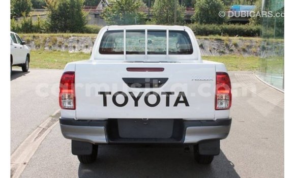 Buy Import Toyota Hilux White Car in Import - Dubai in Harare Buy Import Toyota Hilux White Car in Import - Dubai in Harare