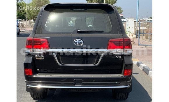 Nunua Imported Toyota Land Cruiser Nyeusi Gari ndani ya Import - Dubai nchini Harare Nunua Imported Toyota Land Cruiser Nyeusi Gari ndani ya Import - Dubai nchini Harare