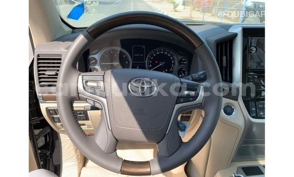 Nunua Imported Toyota Land Cruiser Nyeusi Gari ndani ya Import - Dubai nchini Harare Nunua Imported Toyota Land Cruiser Nyeusi Gari ndani ya Import - Dubai nchini Harare