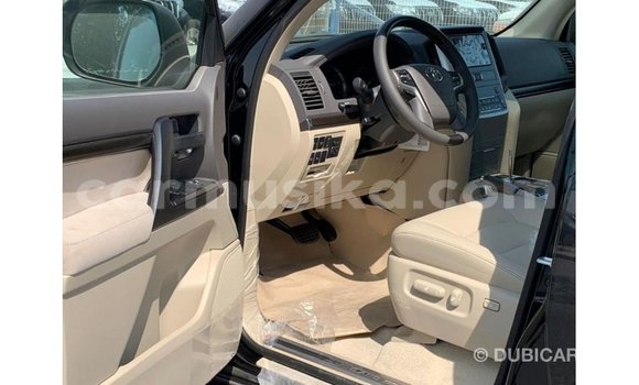 Nunua Imported Toyota Land Cruiser Nyeusi Gari ndani ya Import - Dubai nchini Harare Nunua Imported Toyota Land Cruiser Nyeusi Gari ndani ya Import - Dubai nchini Harare