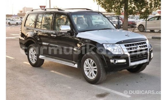 Acheter Import Voiture Mitsubishi Pajero Noir à Import - Dubai, Harare Acheter Import Voiture Mitsubishi Pajero Noir à Import - Dubai, Harare