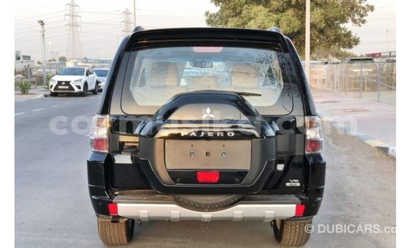 Acheter Import Voiture Mitsubishi Pajero Noir à Import - Dubai, Harare Acheter Import Voiture Mitsubishi Pajero Noir à Import - Dubai, Harare