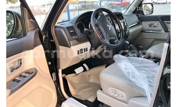 Acheter Import Voiture Mitsubishi Pajero Noir à Import - Dubai, Harare Acheter Import Voiture Mitsubishi Pajero Noir à Import - Dubai, Harare