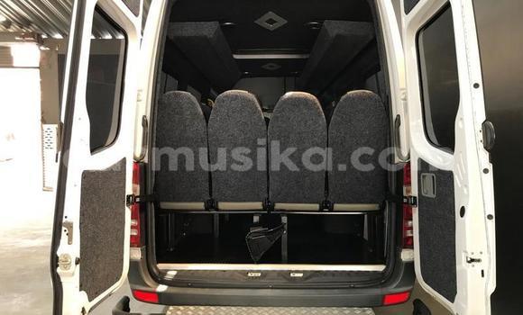 Buy Used Mercedes‒Benz Sprinter White Truck in Beitbridge in Matabeleland South Buy Used Mercedes‒Benz Sprinter White Truck in Beitbridge in Matabeleland South