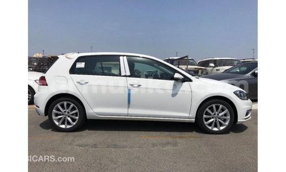 Nunua Imported Volkswagen Golf Nyeupe Gari ndani ya Import - Dubai nchini Harare Nunua Imported Volkswagen Golf Nyeupe Gari ndani ya Import - Dubai nchini Harare