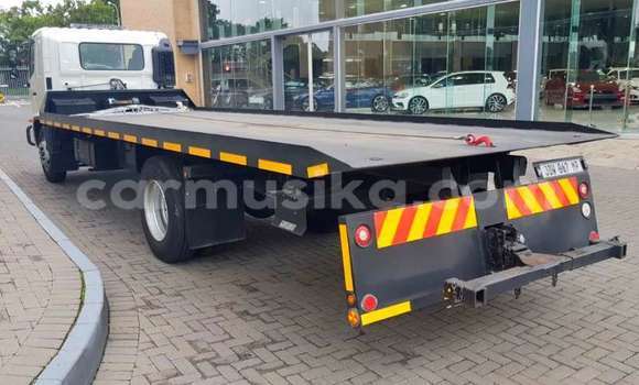 Buy Used Hino 300 White Truck in Beitbridge in Matabeleland South Buy Used Hino 300 White Truck in Beitbridge in Matabeleland South