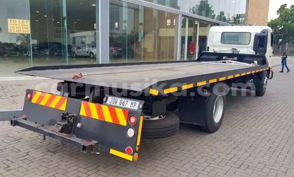 Buy Used Hino 300 White Truck in Beitbridge in Matabeleland South Buy Used Hino 300 White Truck in Beitbridge in Matabeleland South