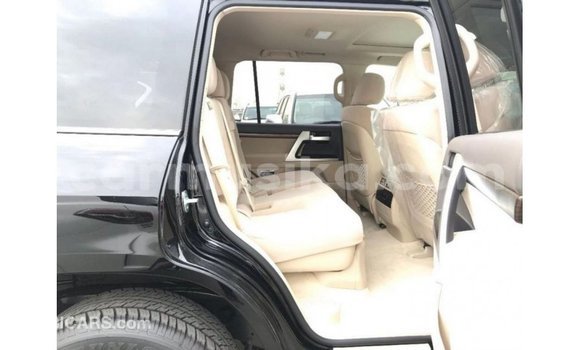 Nunua Imported Toyota Land Cruiser Nyeusi Gari ndani ya Import - Dubai nchini Harare Nunua Imported Toyota Land Cruiser Nyeusi Gari ndani ya Import - Dubai nchini Harare