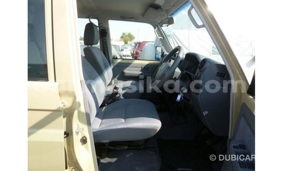 Nunua Imported Toyota Land Cruiser Beige Gari ndani ya Import - Dubai nchini Harare Nunua Imported Toyota Land Cruiser Beige Gari ndani ya Import - Dubai nchini Harare