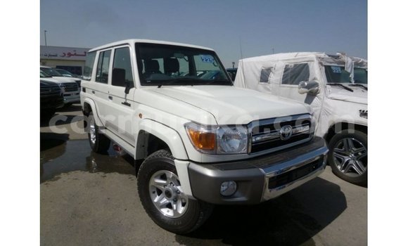 Tenga Imported Toyota Land Cruiser Chena Mota in Import - Dubai in Harare Tenga Imported Toyota Land Cruiser Chena Mota in Import - Dubai in Harare