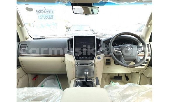 Nunua Imported Toyota Land Cruiser Nyeusi Gari ndani ya Import - Dubai nchini Harare Nunua Imported Toyota Land Cruiser Nyeusi Gari ndani ya Import - Dubai nchini Harare