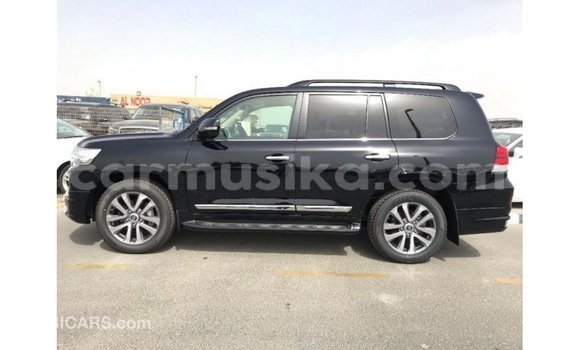 Nunua Imported Toyota Land Cruiser Nyeusi Gari ndani ya Import - Dubai nchini Harare Nunua Imported Toyota Land Cruiser Nyeusi Gari ndani ya Import - Dubai nchini Harare