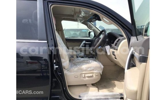 Nunua Imported Toyota Land Cruiser Nyeusi Gari ndani ya Import - Dubai nchini Harare Nunua Imported Toyota Land Cruiser Nyeusi Gari ndani ya Import - Dubai nchini Harare
