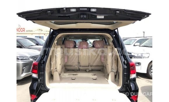 Nunua Imported Toyota Land Cruiser Nyeusi Gari ndani ya Import - Dubai nchini Harare Nunua Imported Toyota Land Cruiser Nyeusi Gari ndani ya Import - Dubai nchini Harare