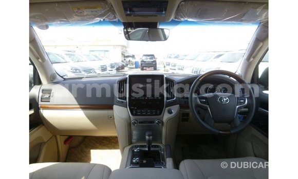 Tenga Imported Toyota Land Cruiser Nhema Mota in Import - Dubai in Harare Tenga Imported Toyota Land Cruiser Nhema Mota in Import - Dubai in Harare